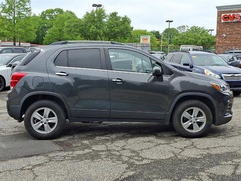 Used 2019 Chevrolet Trax LT w/ LT Convenience Package AWD/4WD image 7