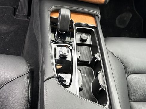 Certified 2024 Volvo XC90 B5 Plus w/ Protection Package Premier image 21