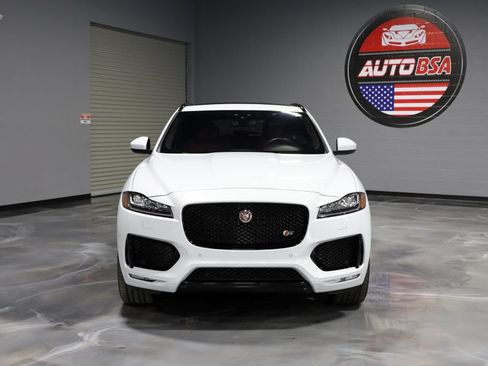 Used 2017 Jaguar F-PACE S AWD/4WD image 2