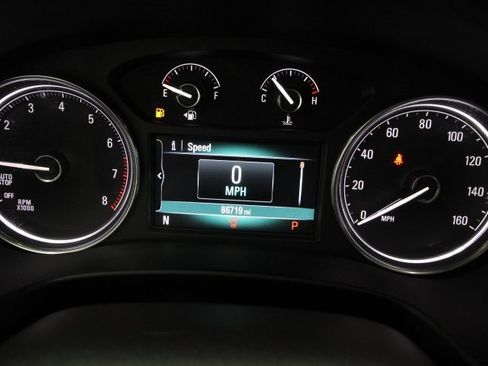 Used 2019 Buick Enclave Essence image 12