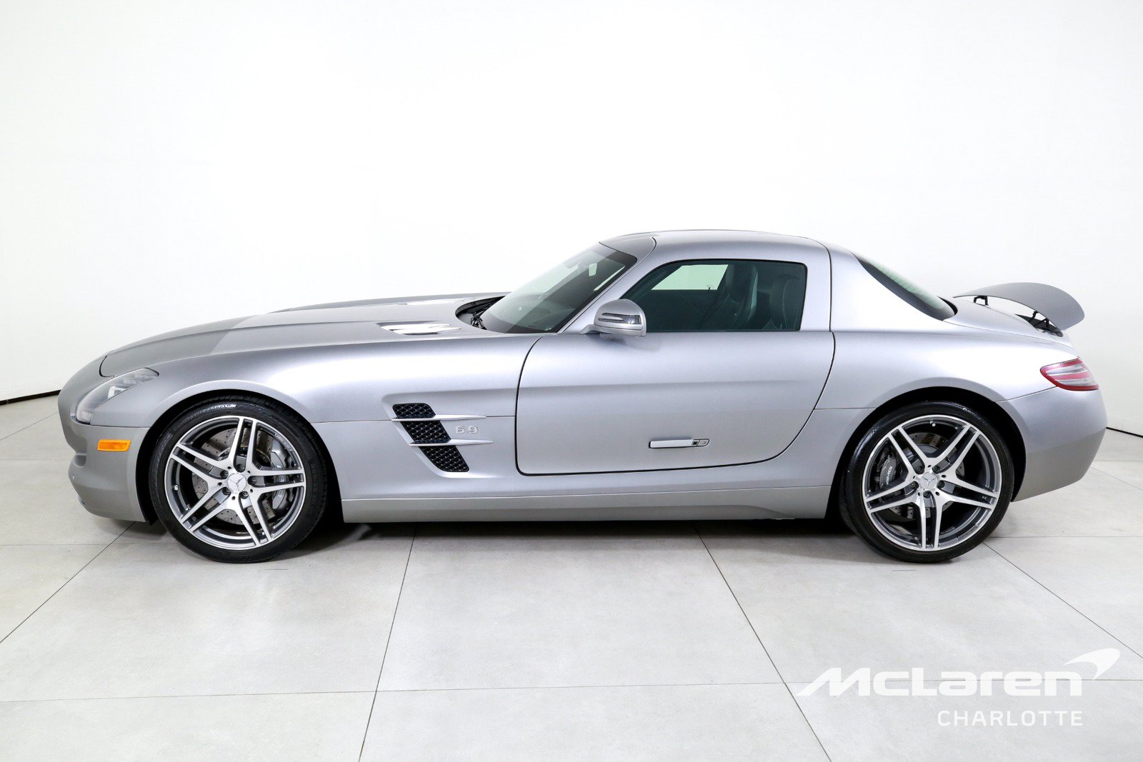Used 2011 Mercedes-Benz SLS AMG Coupe image 6