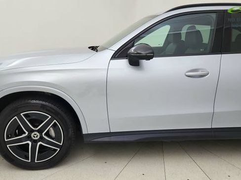 Used 2025 Mercedes-Benz GLC 300 4MATIC image 10