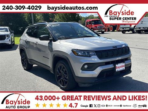 Used 2022 Jeep Compass Altitude w/ Sun and Sound Group image 1