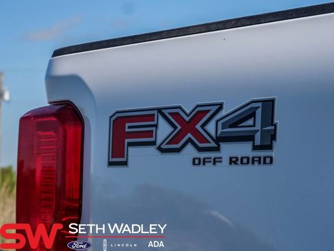 Used 2025 Ford F250 XLT w/ FX4 Off-Road Package image 12