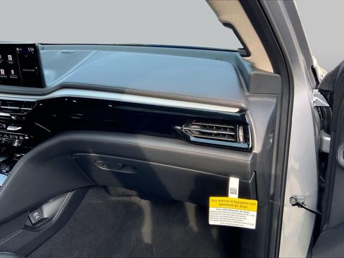 Used 2026 Acura MDX SH-AWD w/ Technology Package image 18