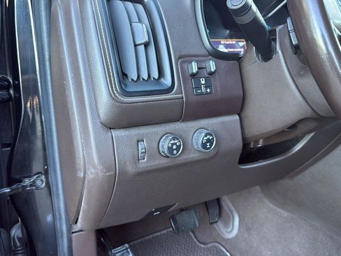 Used 2022 GMC Canyon Denali image 14