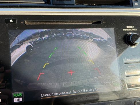 Used 2018 Subaru Outback 2.5i Touring image 22