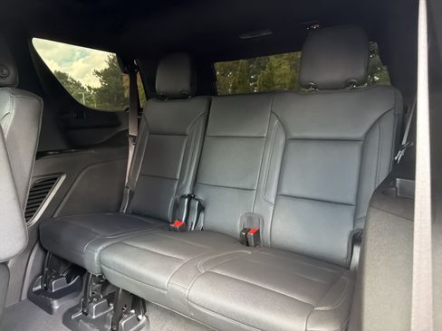 Used 2023 Chevrolet Tahoe Z71 w/ Luxury Package AWD/4WD image 10
