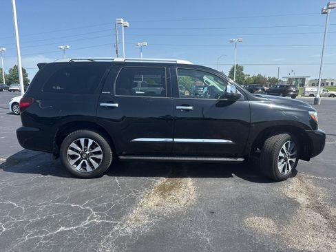 Used 2019 Toyota Sequoia Limited w/ Safety & Convenience Package AWD/4WD image 10