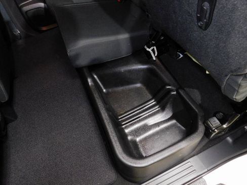 Used 2017 Nissan Titan SV image 71