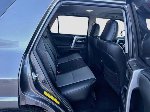 Used 2020 Toyota 4Runner SR5 Premium w/ Moonroof Package AWD/4WD image 29