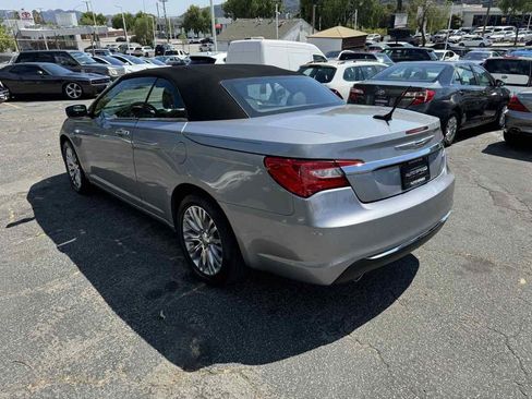 Used 2013 Chrysler 200 Limited image 4