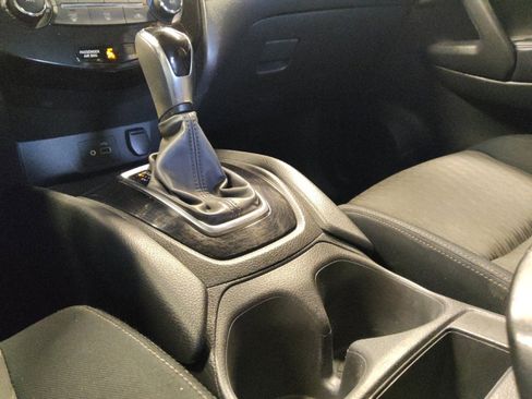 Used 2019 Nissan Rogue S image 26