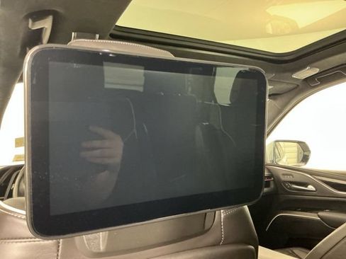 Used 2023 Cadillac Escalade ESV V w/ LPO, Floor Liner Package AWD/4WD image 27