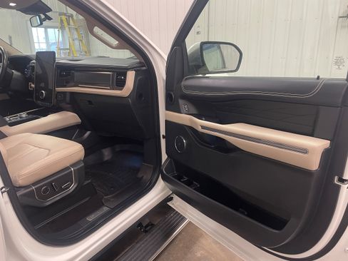 Used 2022 Ford Expedition Max Platinum AWD/4WD image 37