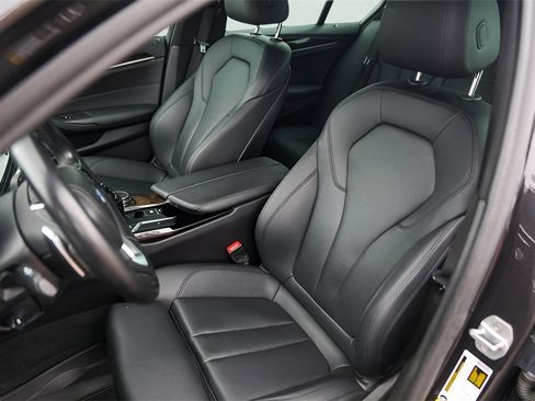 Used 2020 BMW 530i image 10