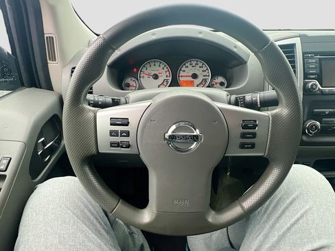 Used 2017 Nissan Frontier Desert Runner RWD image 11
