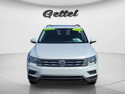 Used 2019 Volkswagen Tiguan SE w/ Panoramic Sunroof Package image 8