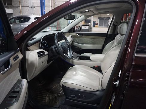 Used 2021 Hyundai Palisade Calligraphy FWD image 2