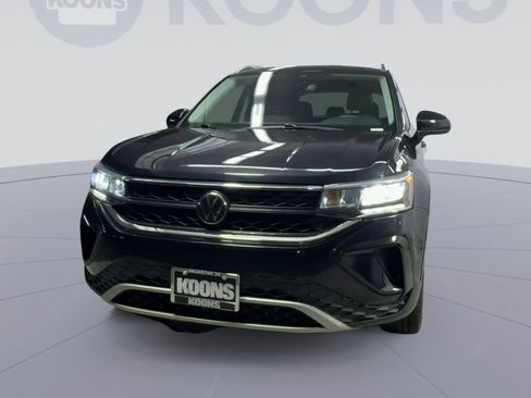 Used 2024 Volkswagen Taos SE FWD image 4
