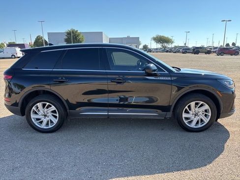 Used 2023 Lincoln Corsair AWD image 8