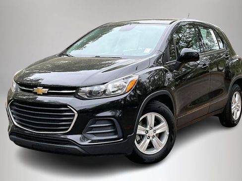 Used 2020 Chevrolet Trax LS image 1