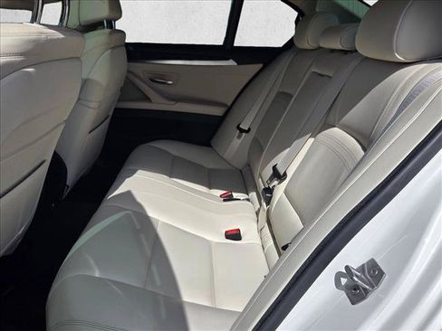 Used 2016 BMW 550i Sedan RWD image 18