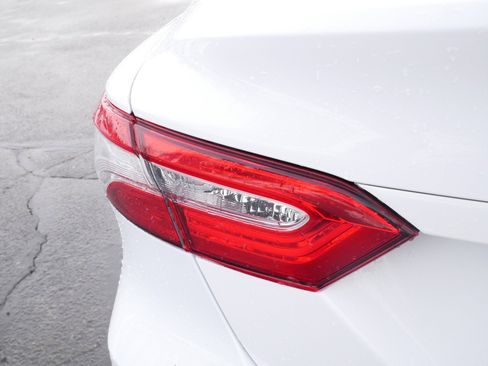 Used 2019 Toyota Camry LE image 17