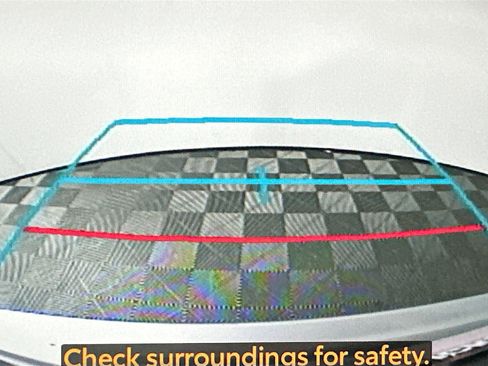 Used 2023 Toyota Highlander LE image 25