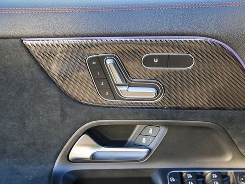 Used 2025 Mercedes-Benz GLA 35 AMG 4MATIC image 27
