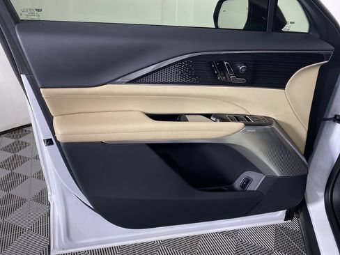 Used 2024 Cadillac Lyriq Luxury w/ Nappa Leather Package AWD/4WD image 13