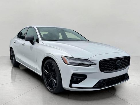 Used 2023 Volvo S60 B5 Plus w/ Climate Package AWD/4WD image 6