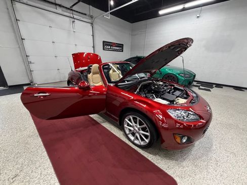 Used 2010 MAZDA MX-5 Miata Grand Touring w/ Premium Pkg RWD image 50
