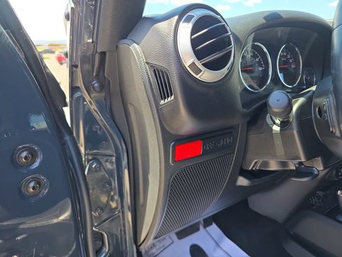 Used 2017 Jeep Wrangler Unlimited Rubicon AWD/4WD image 28