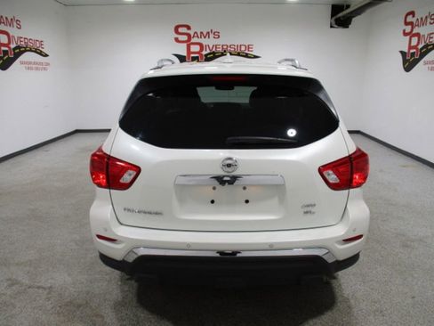 Used 2019 Nissan Pathfinder SL image 4