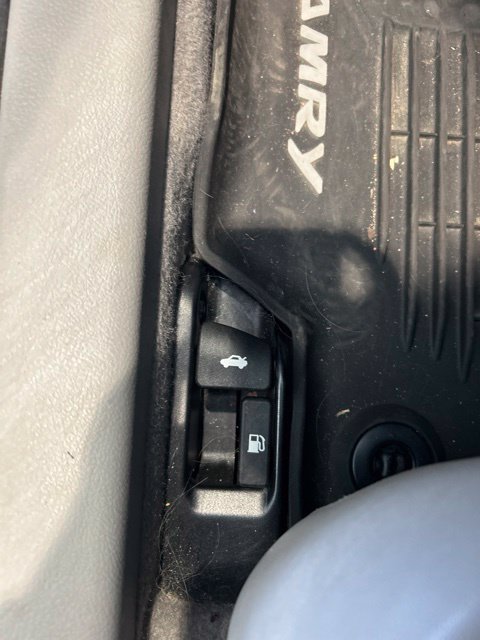 Used 2017 Toyota Camry XLE w/ Moonroof Package FWD image 13