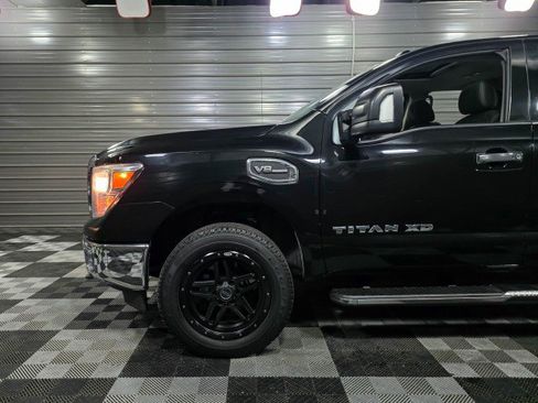 Used 2017 Nissan Titan SV image 41