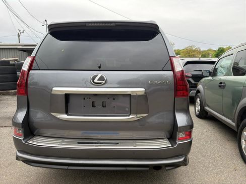 Used 2022 Lexus GX 460 Premium w/ Accessory Package AWD/4WD image 7