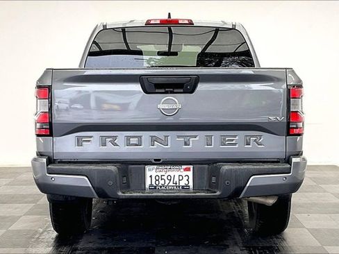 Used 2022 Nissan Frontier SV w/ Technology Package image 3