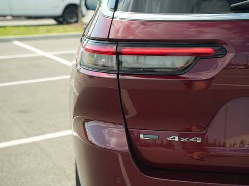 Used 2022 Jeep Grand Cherokee L Limited AWD/4WD image 44