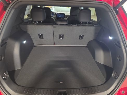 New 2026 Chevrolet Equinox LT w/ Convenience Package II image 9