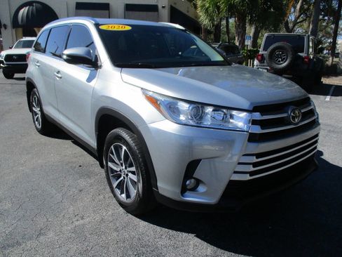 Used 2019 Toyota Highlander XLE image 2