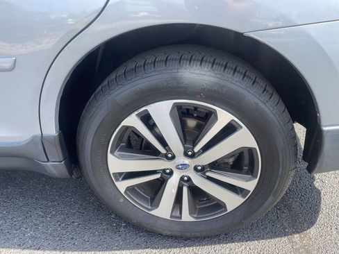 Used 2019 Subaru Outback 2.5i Limited AWD/4WD image 8