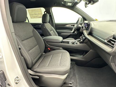 Certified 2026 Chevrolet Traverse LT AWD/4WD image 25