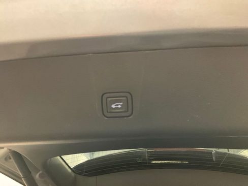 Used 2023 Chevrolet Traverse LT AWD/4WD image 30