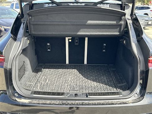 Used 2024 Jaguar F-PACE R-Dynamic S image 15