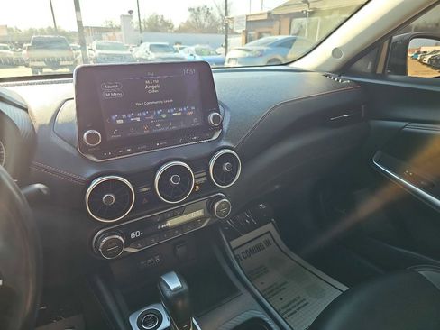 Used 2023 Nissan Sentra SR w/ SR Premium Package image 29