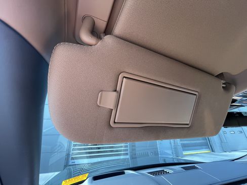 Used 2025 Land Rover Range Rover Autobiography AWD/4WD image 25