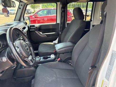 Used 2018 Jeep Wrangler Unlimited Sport S AWD/4WD image 13