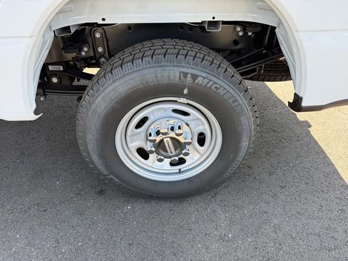 New 2026 Ford F250 XL w/ XL Chrome Package RWD image 15